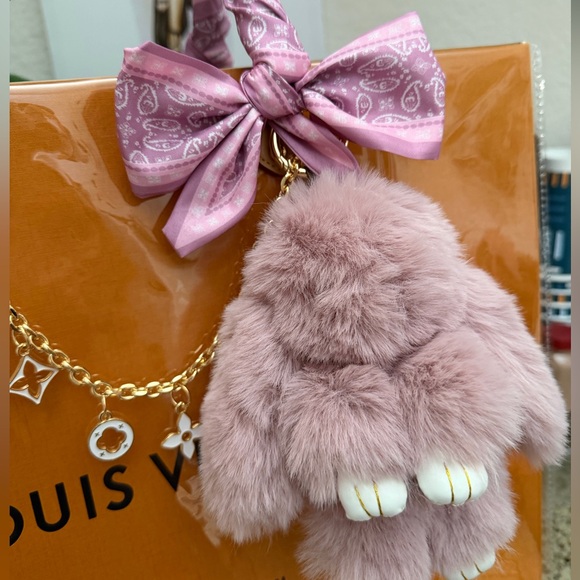 🩷🤍Louis Vuitton XL gift bag Tote🩷🤍 - Picture 3 of 7